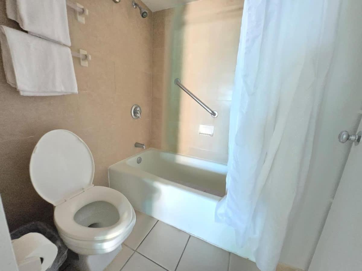 Steps From The - Dining & Nightlife Nearby * San Juan