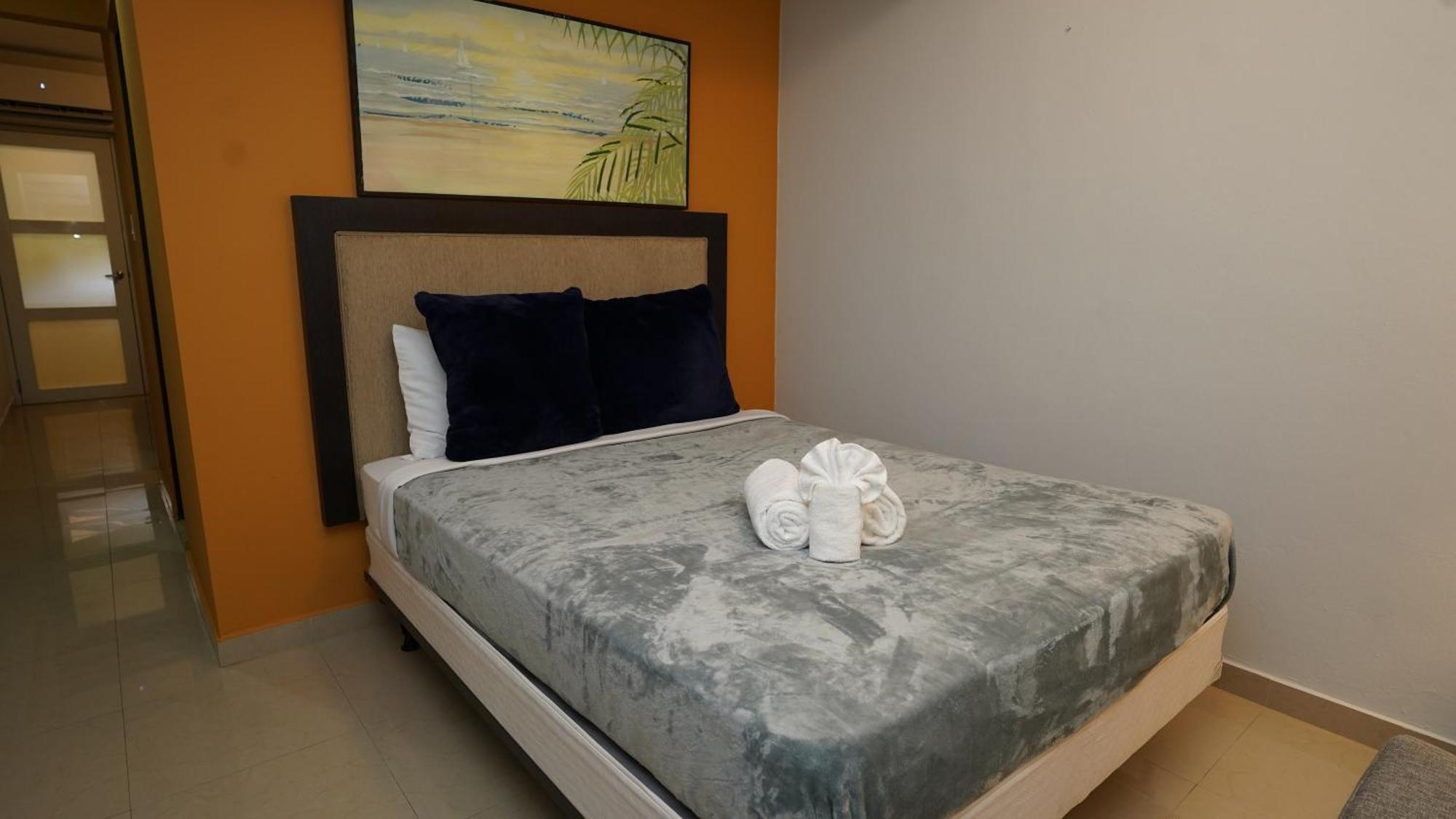 Aparthotel La Placita Hotel-suite 204 *