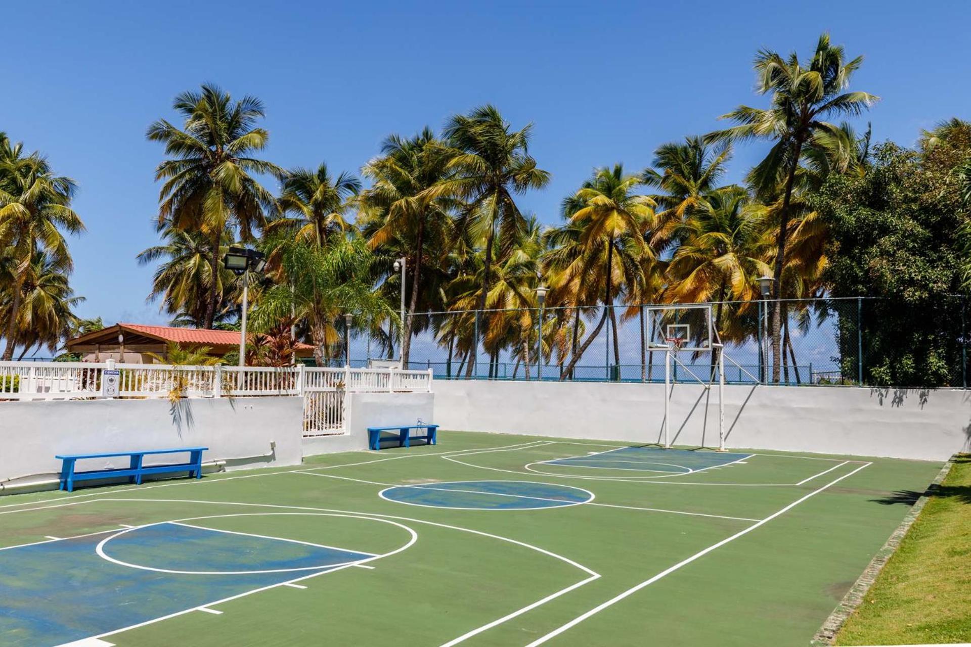 Steps From Foxwoods Casino- Beachfront With Pools San Juan