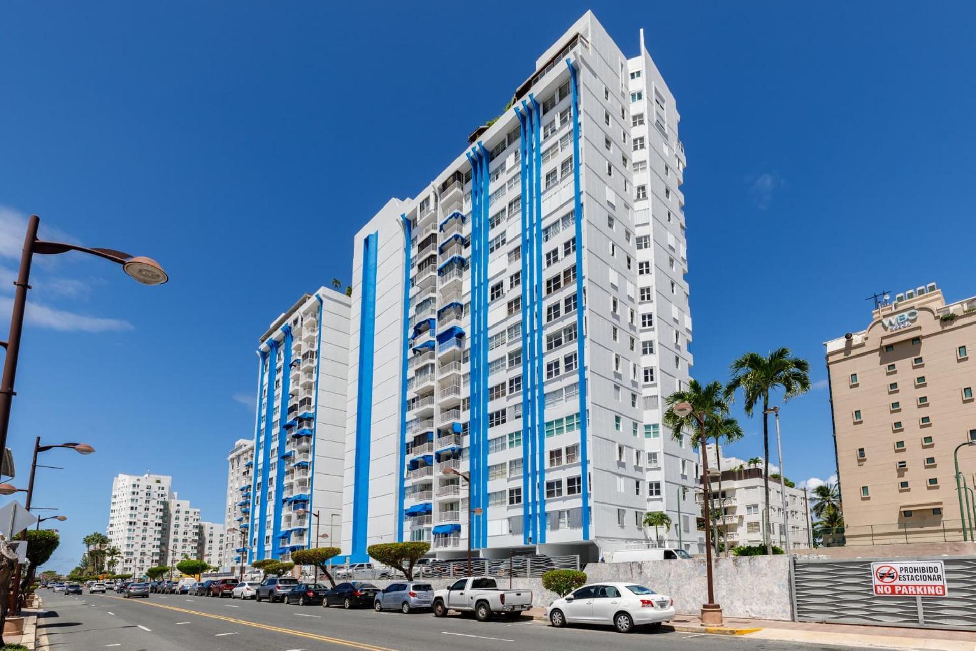 Steps From Foxwoods Casino- Beachfront With Pools Apartment *
