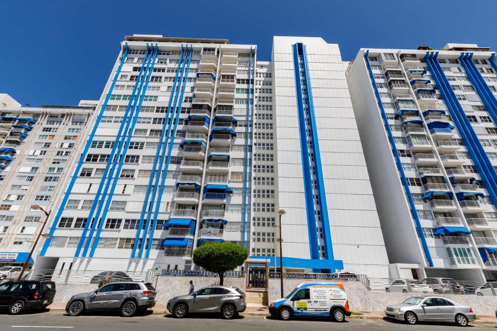Apartment Steps From Foxwoods Casino- Beachfront With Pools *