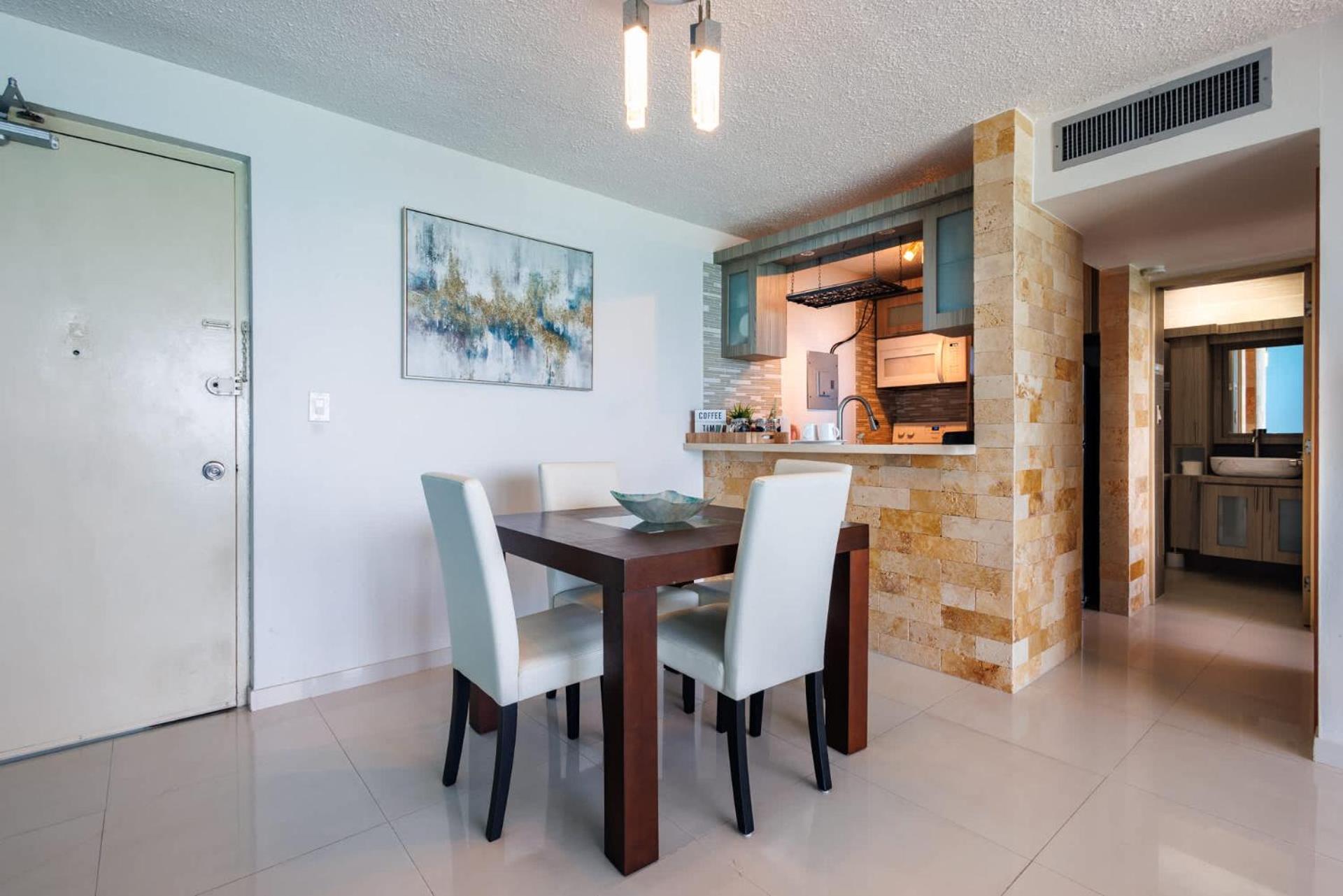Apartment Steps From Foxwoods Casino- Beachfront With Pools San Juan