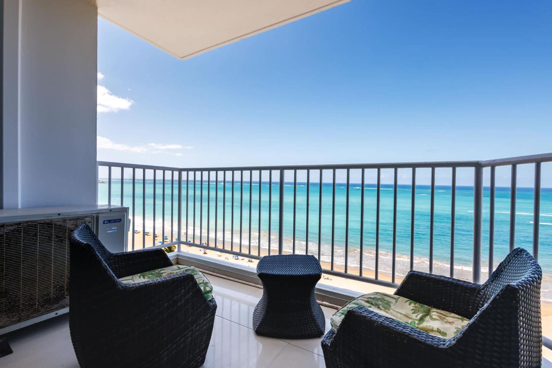 Steps From Foxwoods Casino- Beachfront With Pools