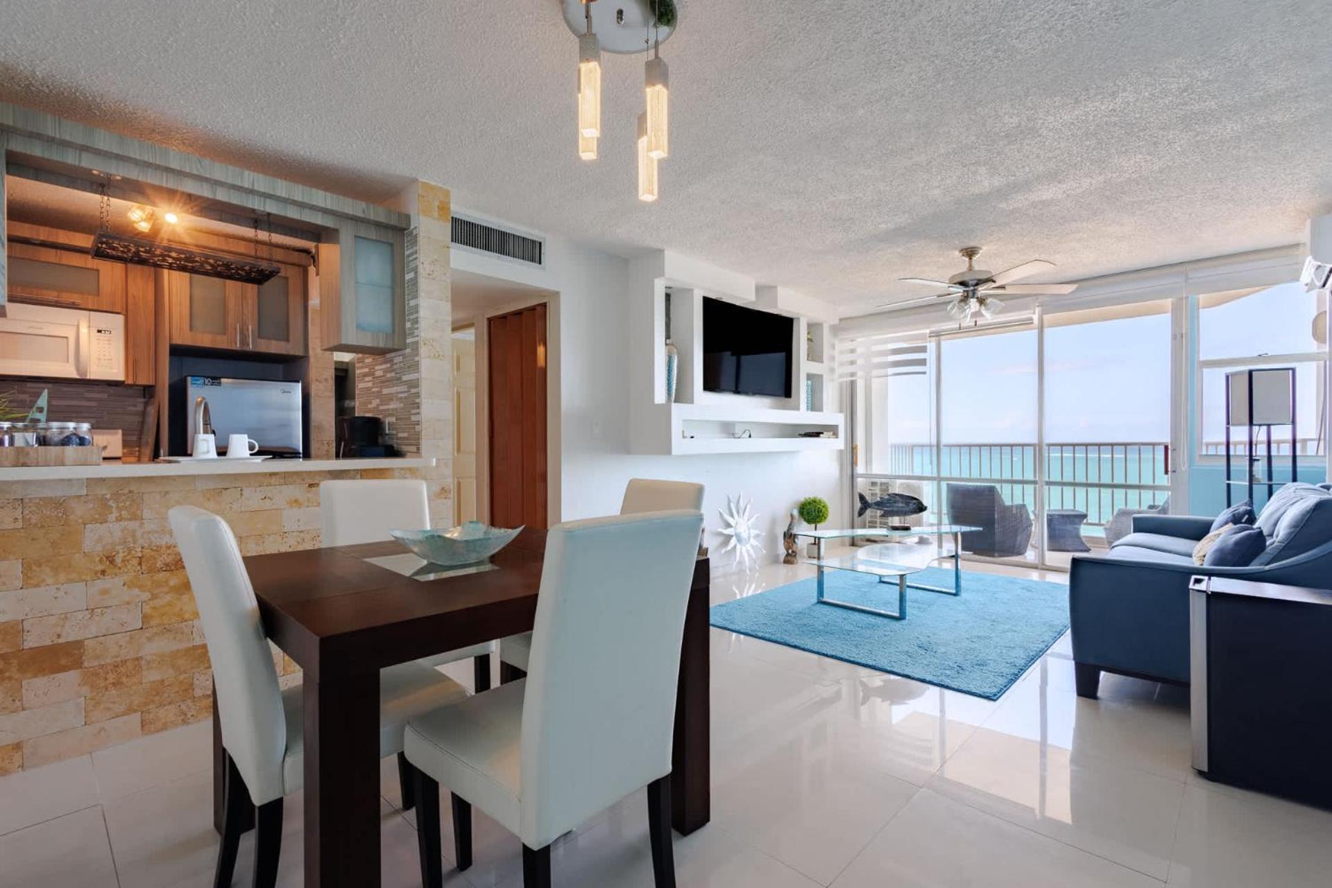 Apartment Steps From Foxwoods Casino- Beachfront With Pools San Juan