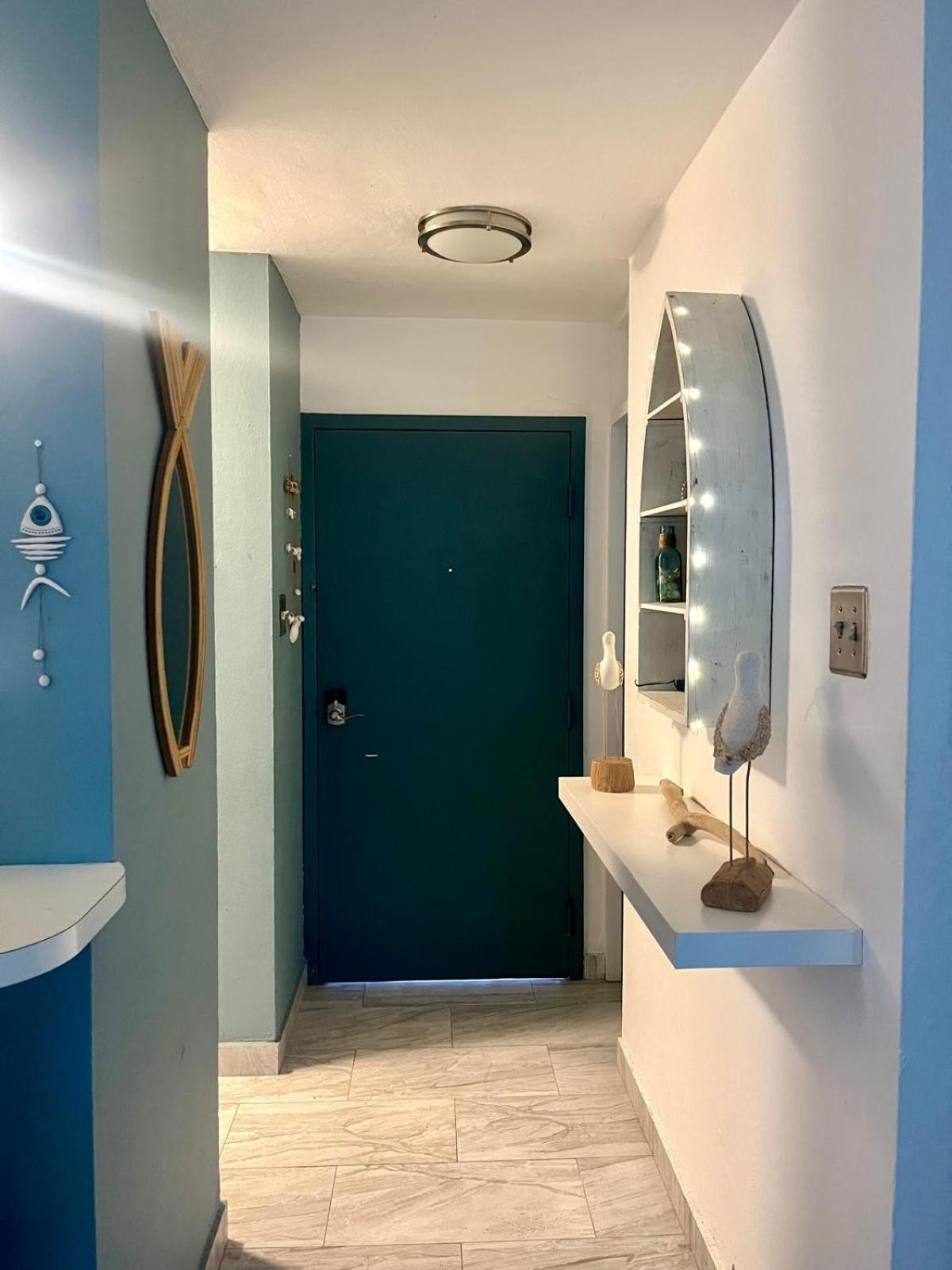 Walking Distance In Miramar Apartment San Juan