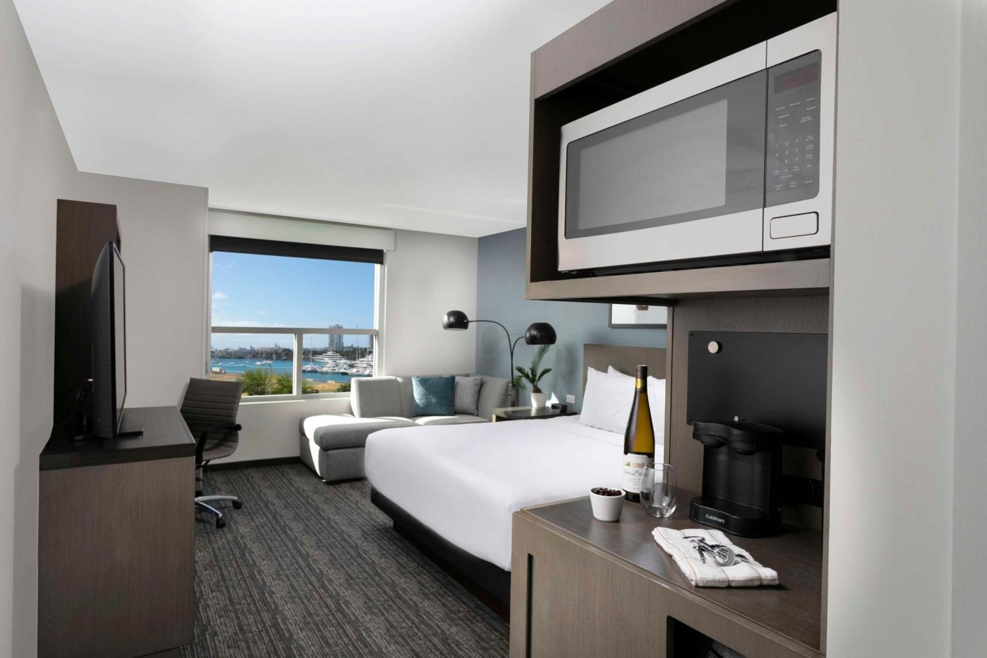 Hyatt House Hotel 3*
