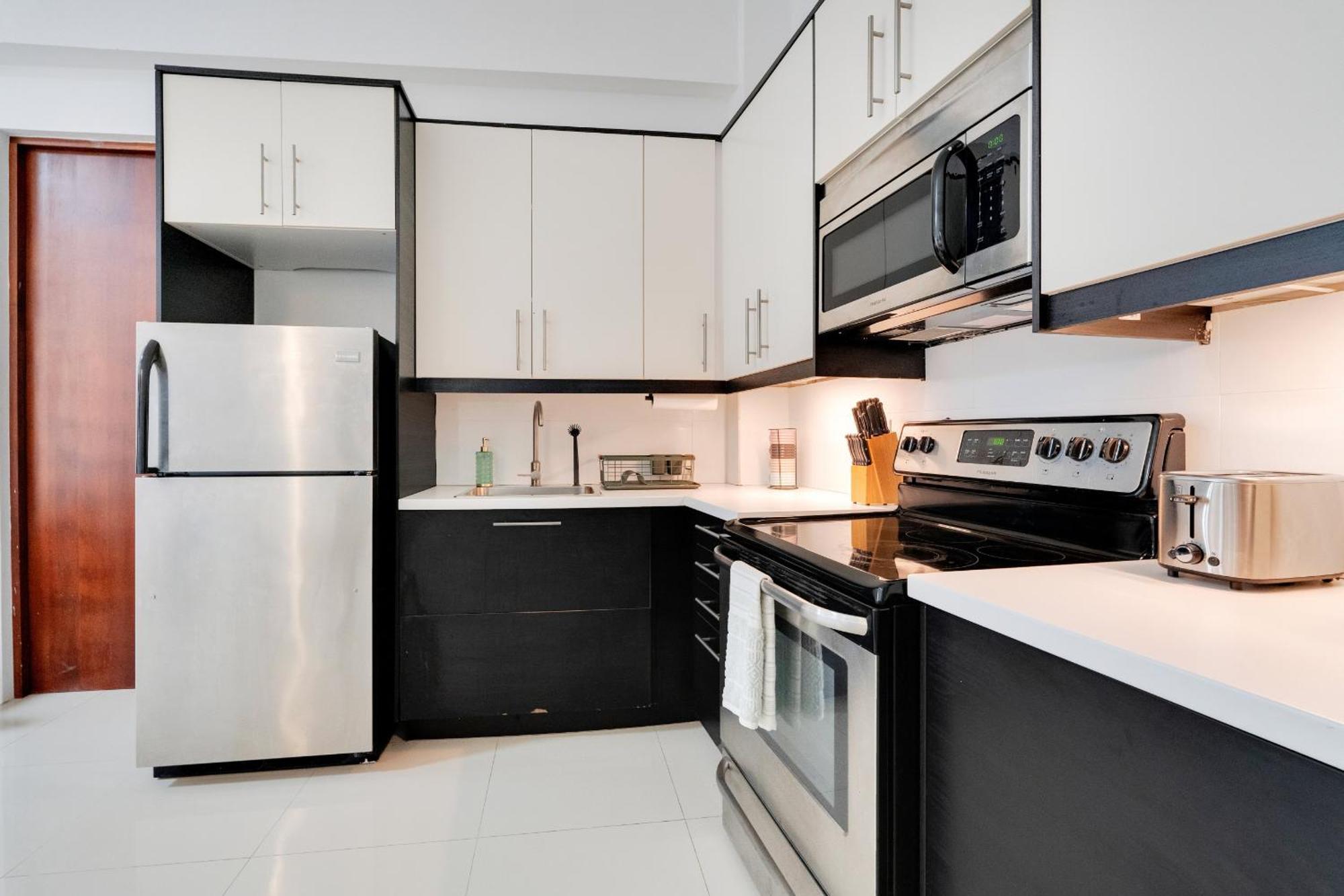 Charming Osj Hideaway - Terrace & Full Kitchen Apartment