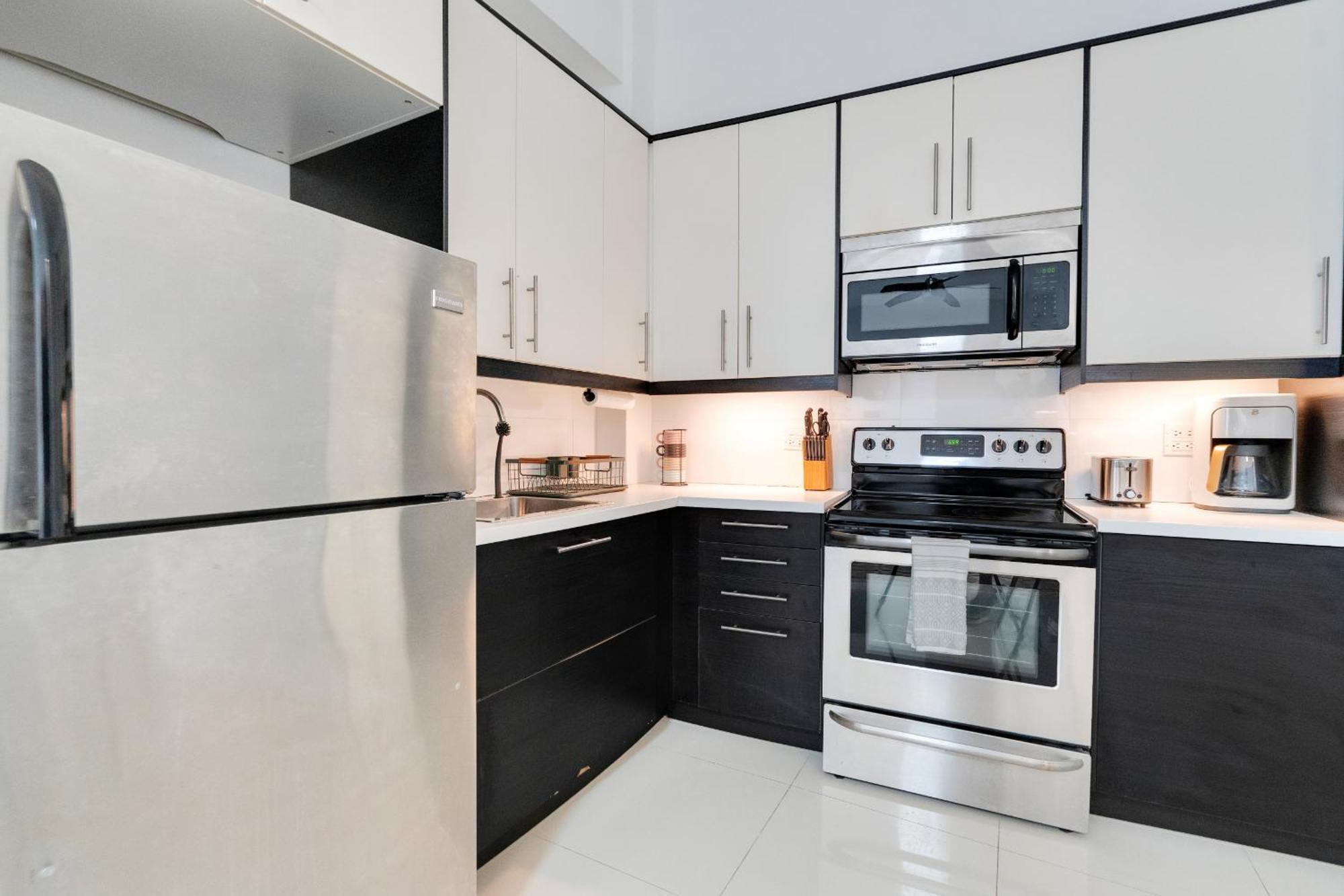 Charming Osj Hideaway - Terrace & Full Kitchen Apartment
