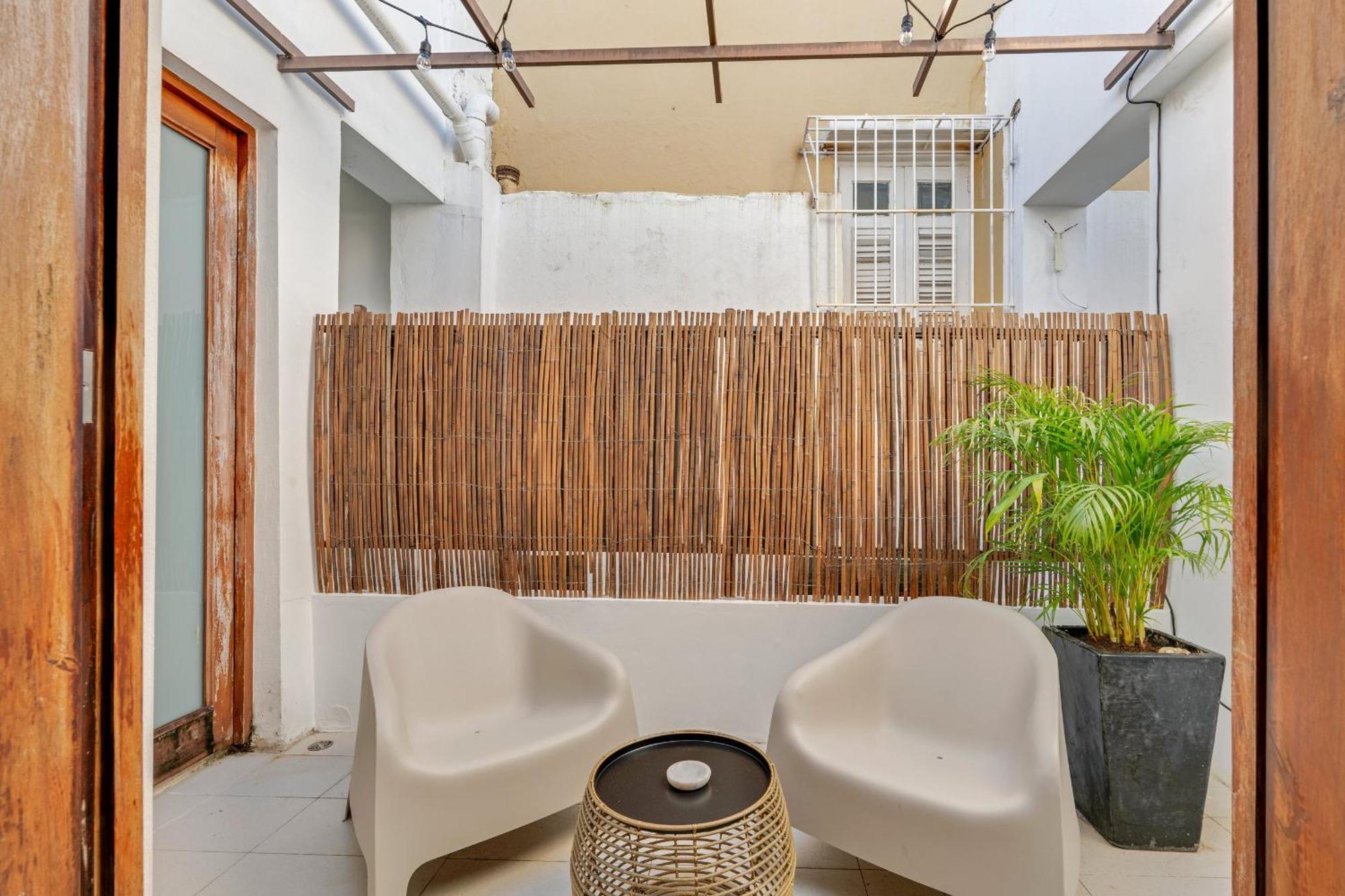 Charming Osj Hideaway - Terrace & Full Kitchen Apartment *