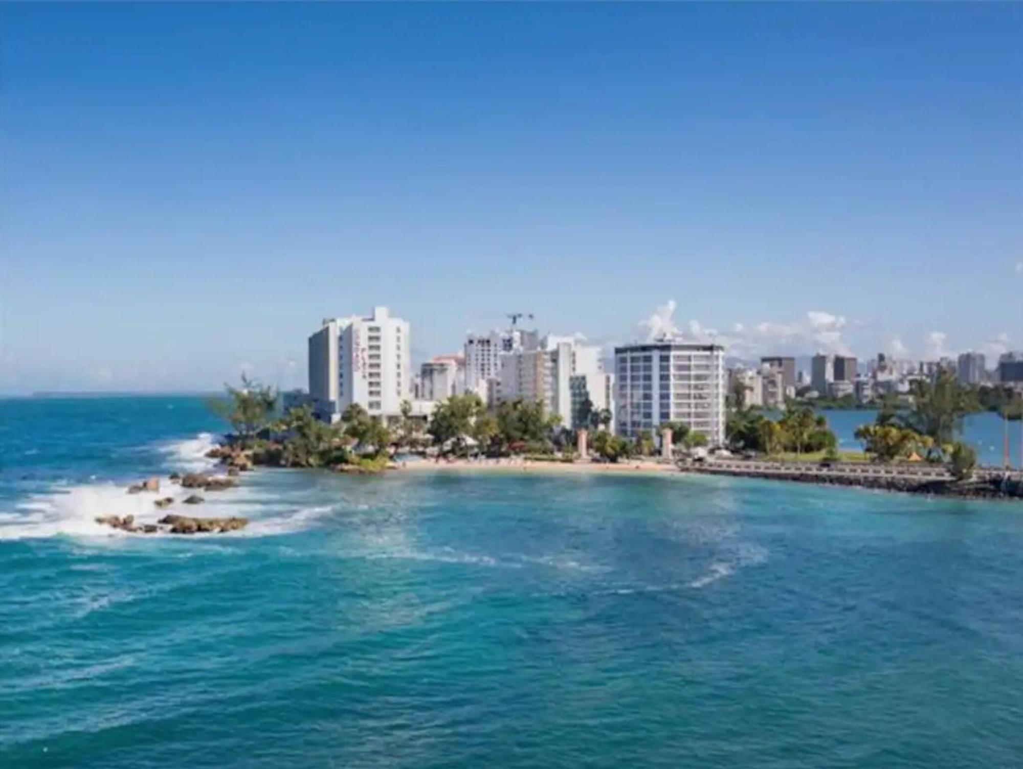 Lagoon View | Balcony, Pool & Hot Tub Apartment San Juan