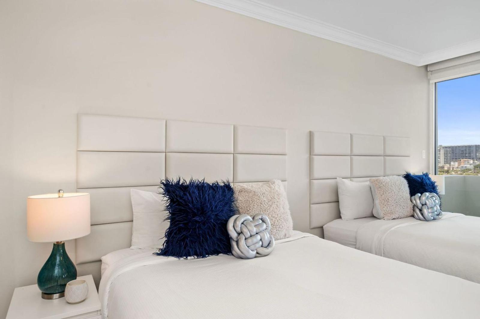 Apartment The Sunrise With Ocean View L 2 Queen Beds *
