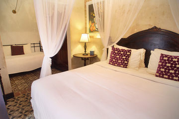Herencia Hotel 3*
