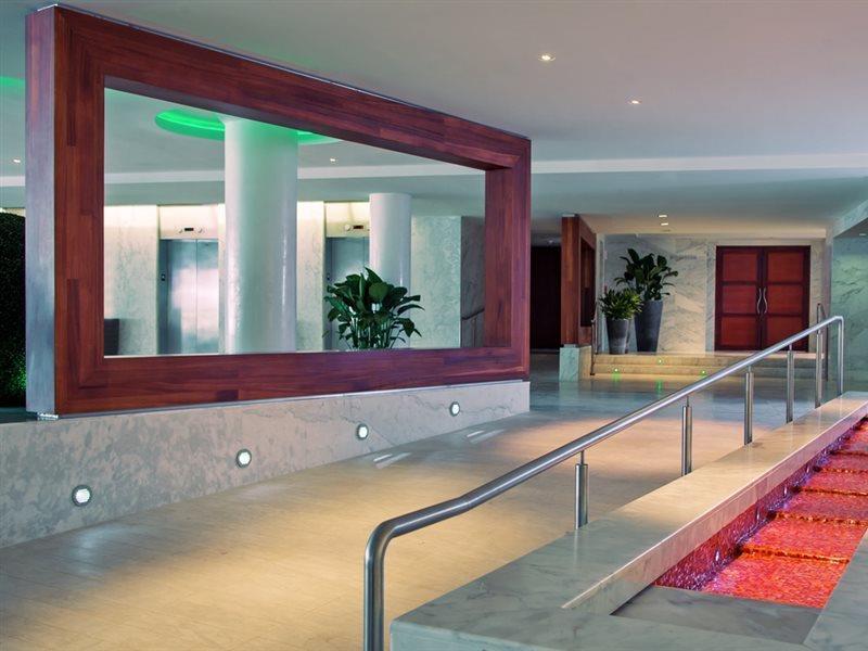 Resort La Concha Renaissance 4*
