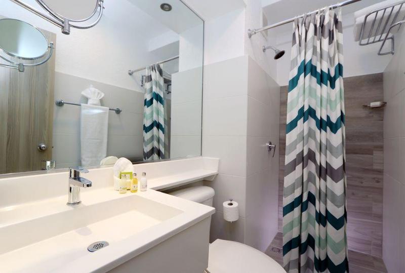 Hotel Casa Condado & Residences 3*