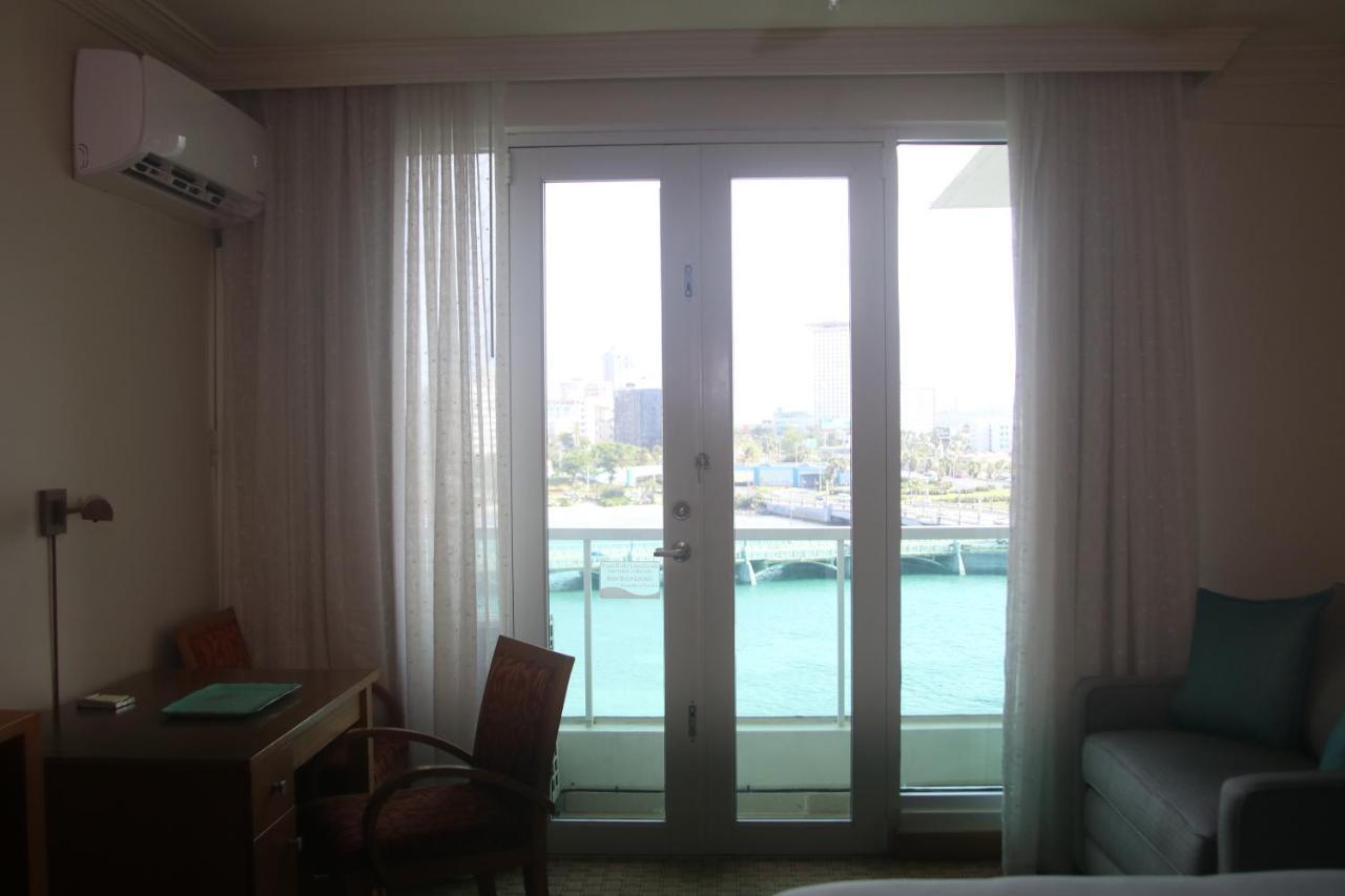 Condado Lagoon Villa Apt 3*