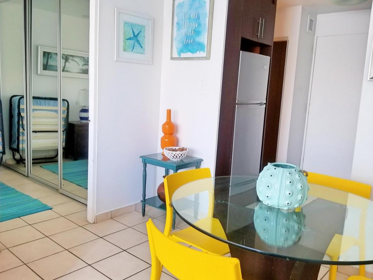 Beachfront Coral Beach Apartment San Juan