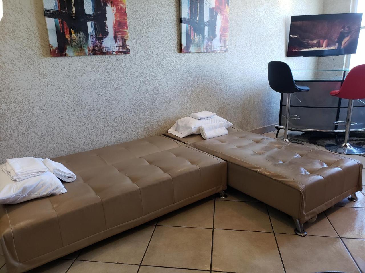 In San Juan, 4 Guests Max, 1 Br-1 Bth, Full Kitchen, Free Internet-parking * San Juan
