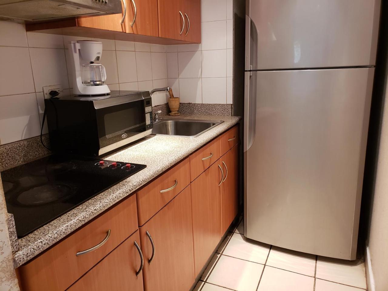 In San Juan, 4 Guests Max, 1 Br-1 Bth, Full Kitchen, Free Internet-parking Apartment