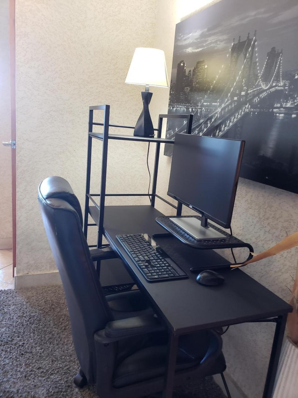 In San Juan, 4 Guests Max, 1 Br-1 Bth, Full Kitchen, Free Internet-parking * San Juan