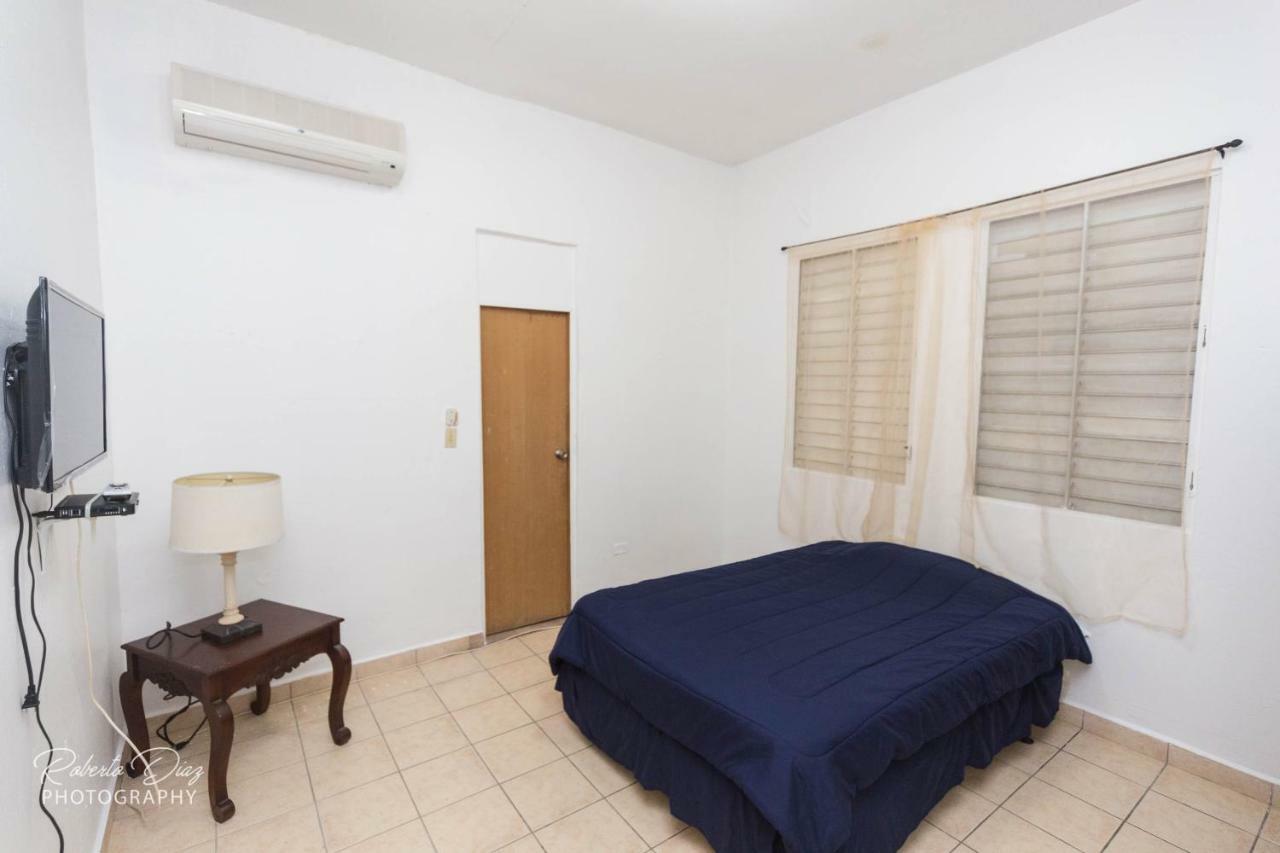 Henry's 2* San Juan