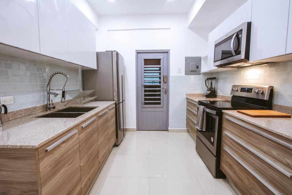 Apartment Two Bedroom Apt In Old Sj Five Min Walking From The Beach - Sevilla Court I San Juan