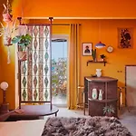 Mood Haus By Dw - 70\'S Retro Stays