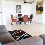Beautiful 3Br Near Beach With Pool And Parking