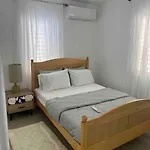 Cozy Two Full Bedrooms Apartment 13