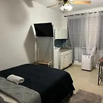 Economical Near Beach With Full Bed 4Th Floor