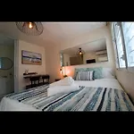 Bucare Studio - Beach Bliss: Isla Verde Gem