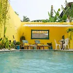 Casa Amarilla