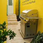 Casa Amarilla