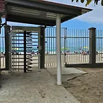Cozy 2 Beds In Coral Beach Towers Beach Front