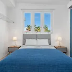 1 Step From The Beach Pool Pet Friendly