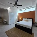 Elegant And Central Studio With Desk