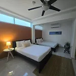 Elegant And Central Studio With Desk
