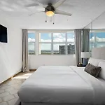 Beachfront Isla Verde Beach Balcony View Pool