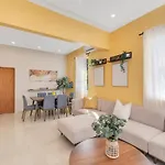Group Vacation Home Steps From Beach And Nightlife
