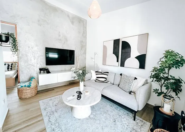 Stylish Comfy Boho Style Home W/ Parking@ San Juan