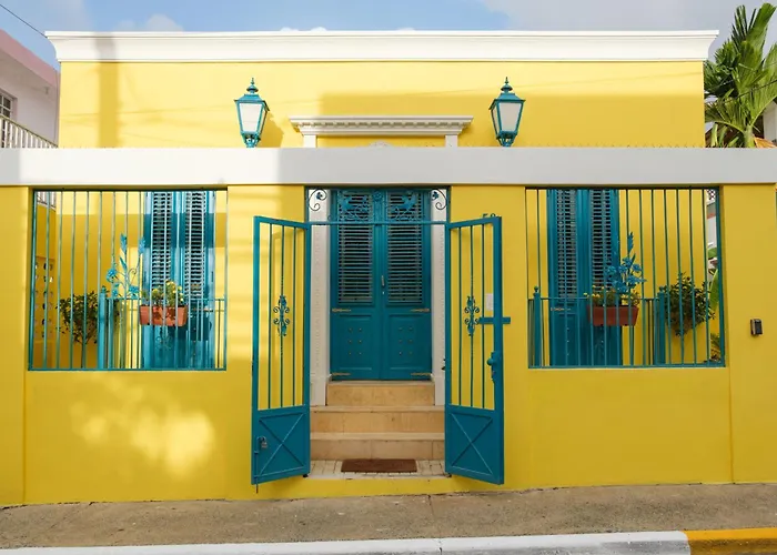Casa Amarilla