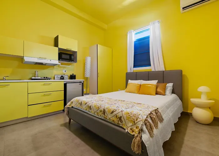 Cozy High-Ceiling Urban Studio Mm2