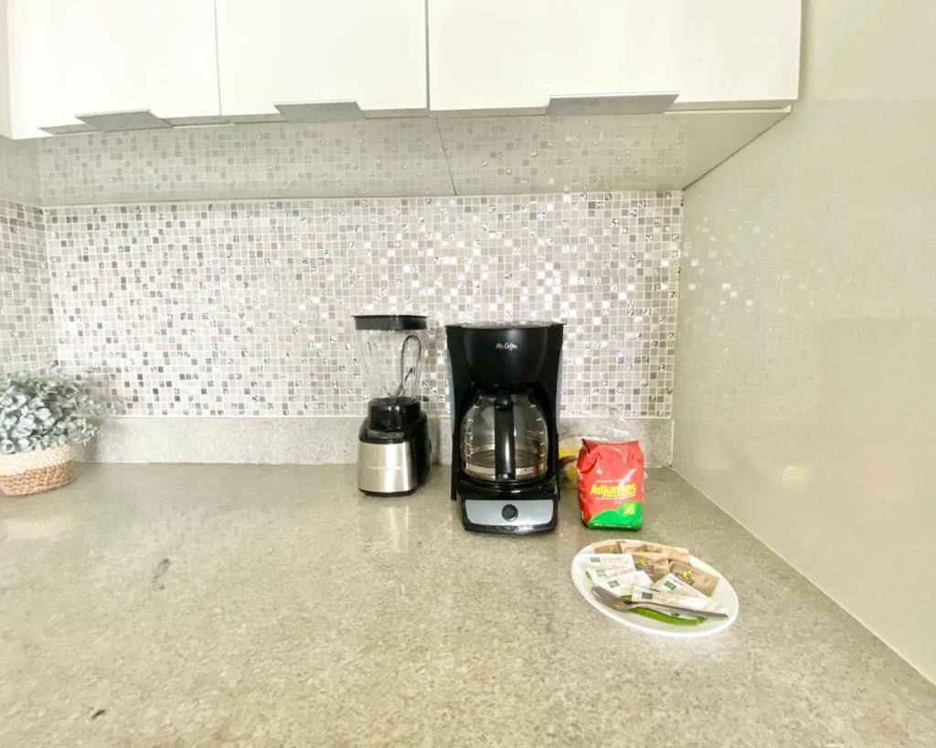 Kasa Brisa Marina - 1 Bed 1 Bath For 2 Ocean View Balcony Beachfront Pool * San Juan