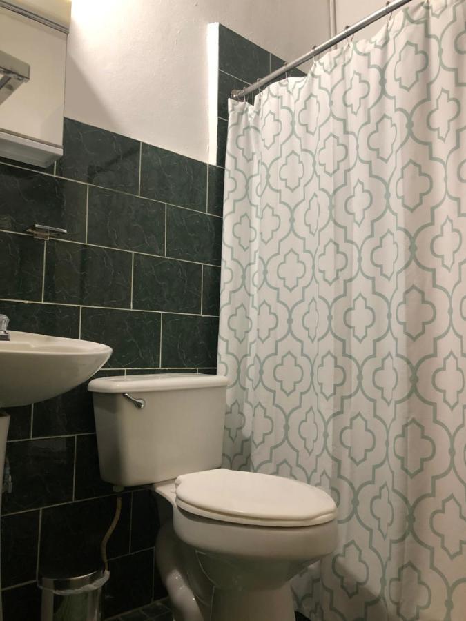 Metro Host Apartment