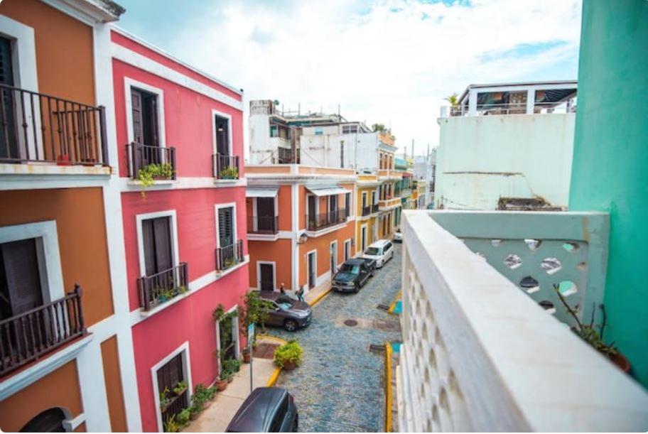305 San Sebastian St Apartment *