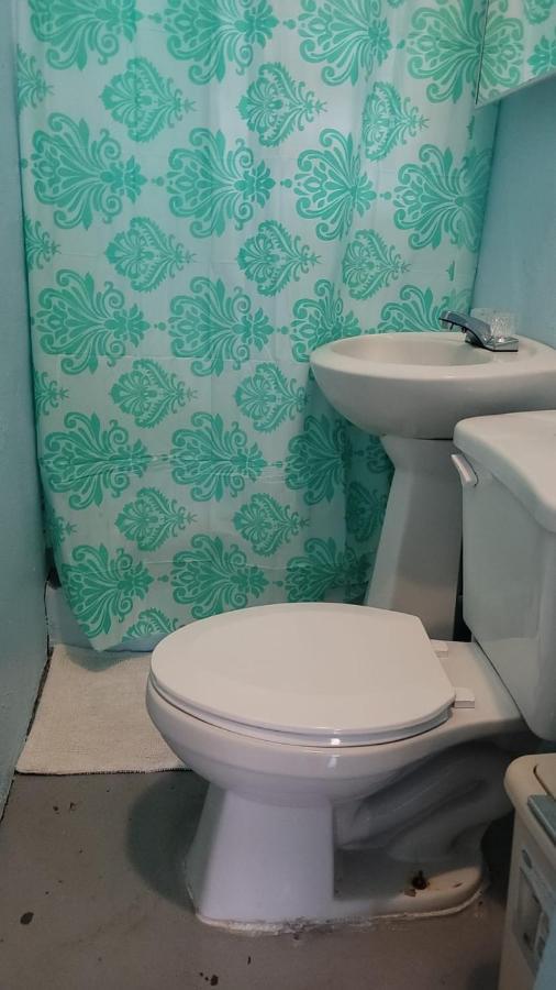 Cepeda Unit 1, Budget Friendly Studio Near Apartment *
