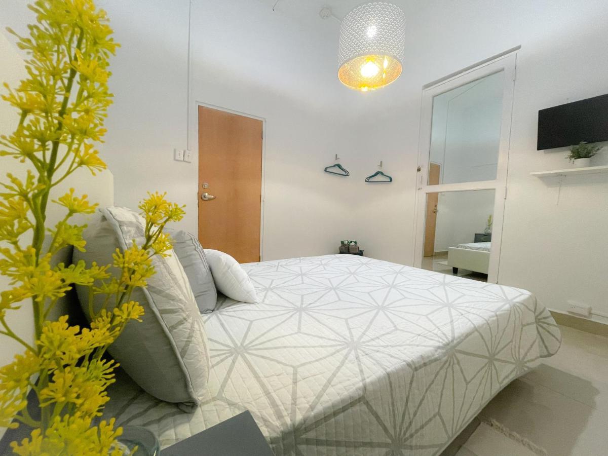 Oasis Hostel *