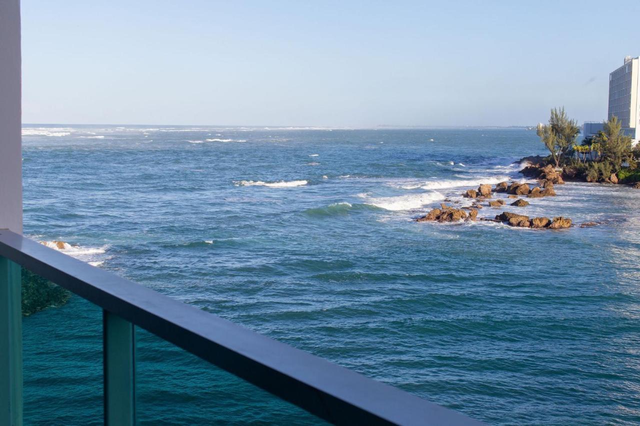 Swanky Oceanside Condado Penthouse *