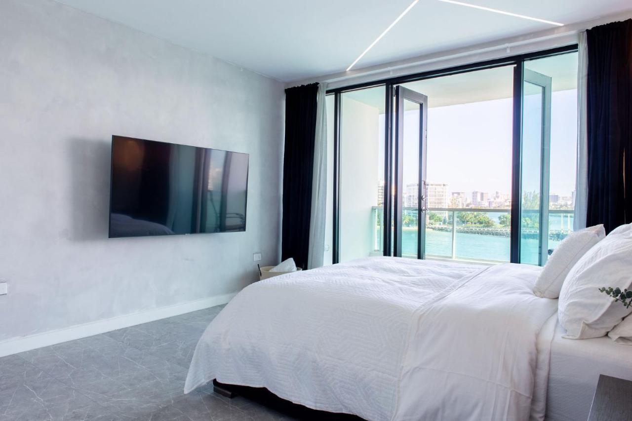 Swanky Oceanside Condado Penthouse Apartment *