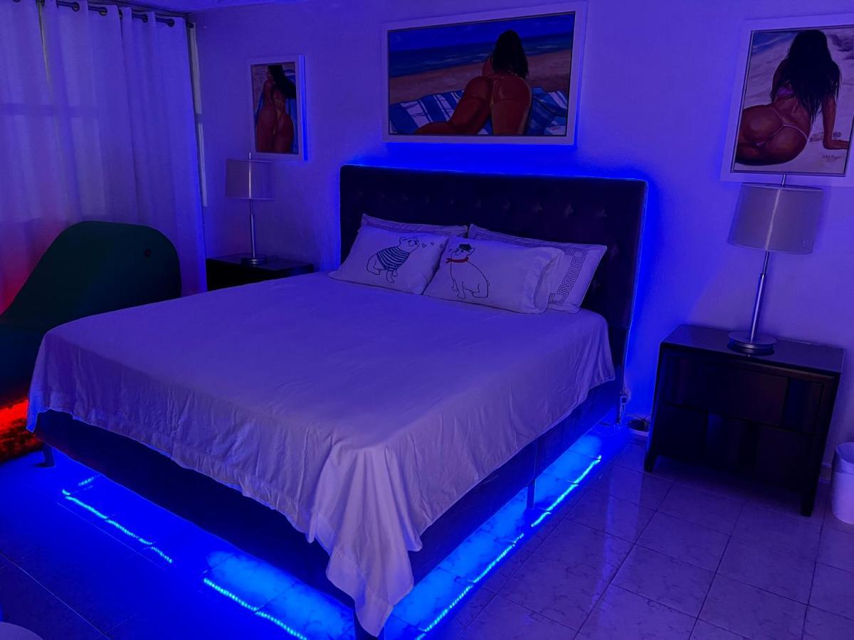 Beachfront Tropical Tantra Apartment San Juan