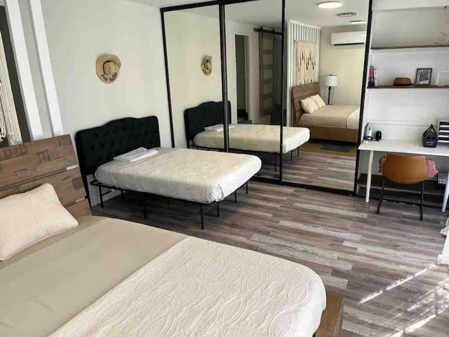 Private In Duplex W 4 Baths Fq Beds 1-3ppl Homestay *